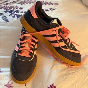 Adidas Navy blue Sneakers with Hot Pink Accents and Gum Outsole $45